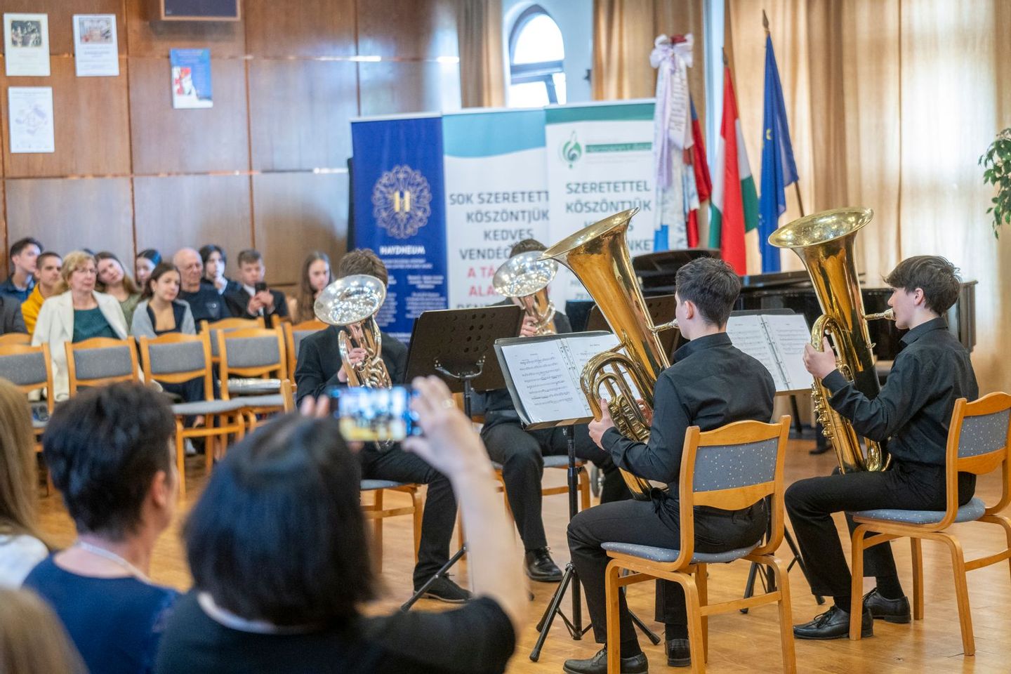 Mertek Fiatal zenészek mérték össze tudásukat Fehérváron