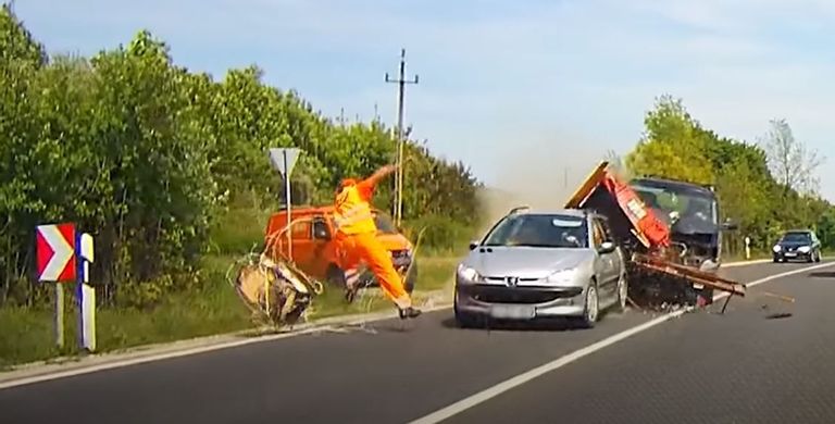 Durva Baleset A 8 As Főúton Videóval